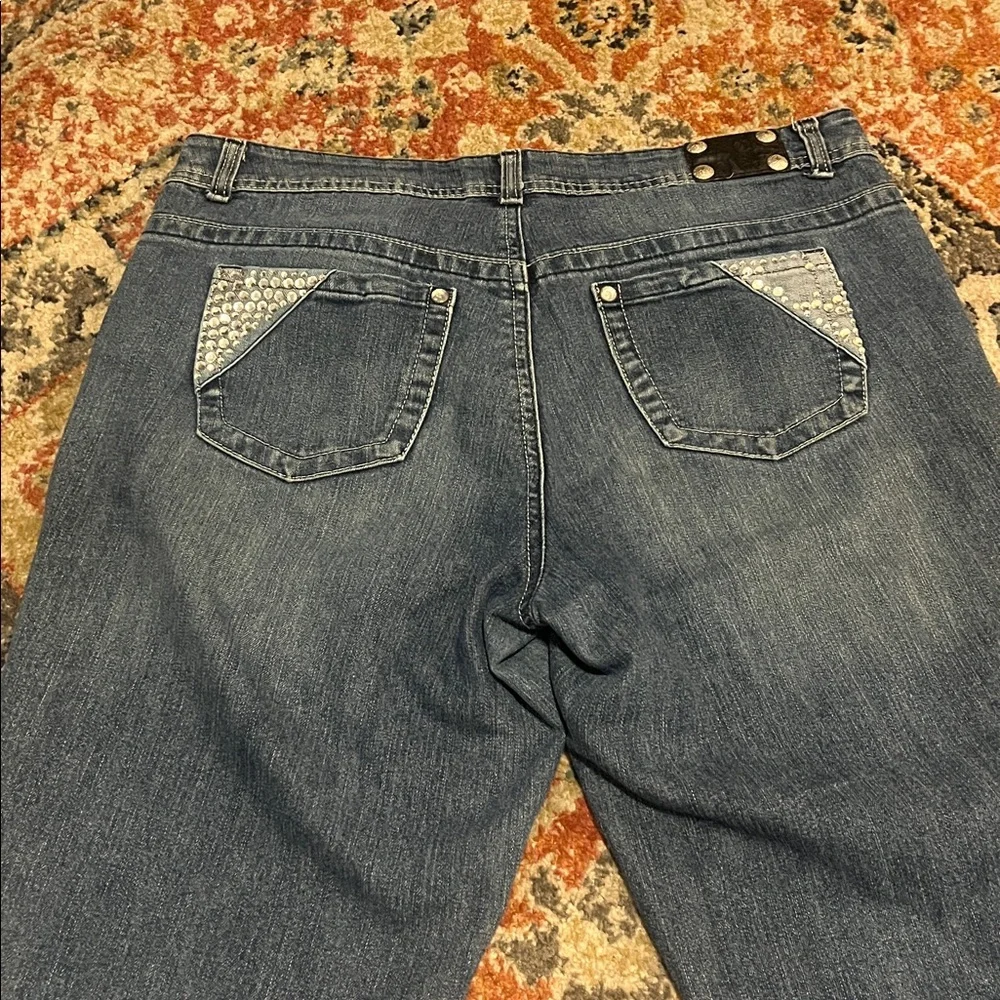 studded capris - Picture 4 of 4